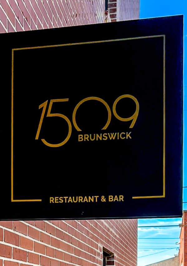 sign for 1509 brunswick ga restaurant.